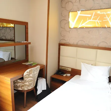Izmıt Saray Otel 3*