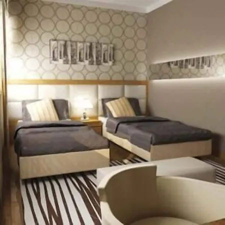 فندق Izmit Saray 3*